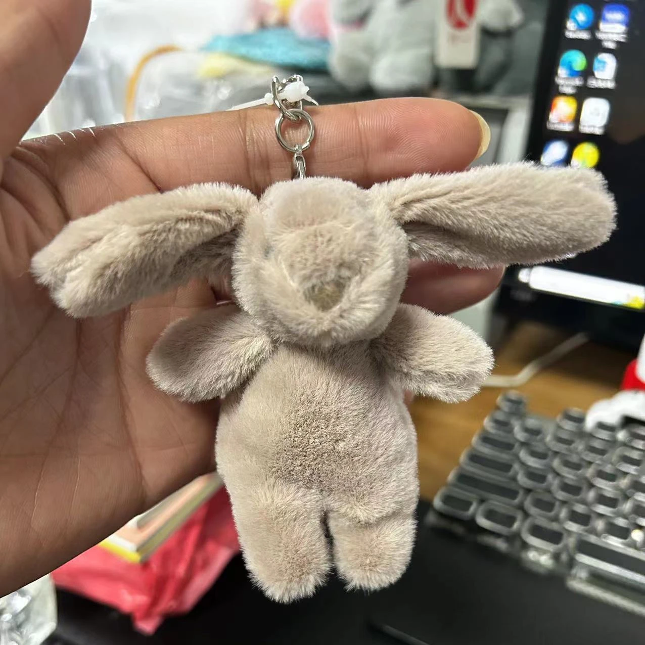Llavero de conejo de peluche d - Mobile Electronics Gadgets reseña y precio