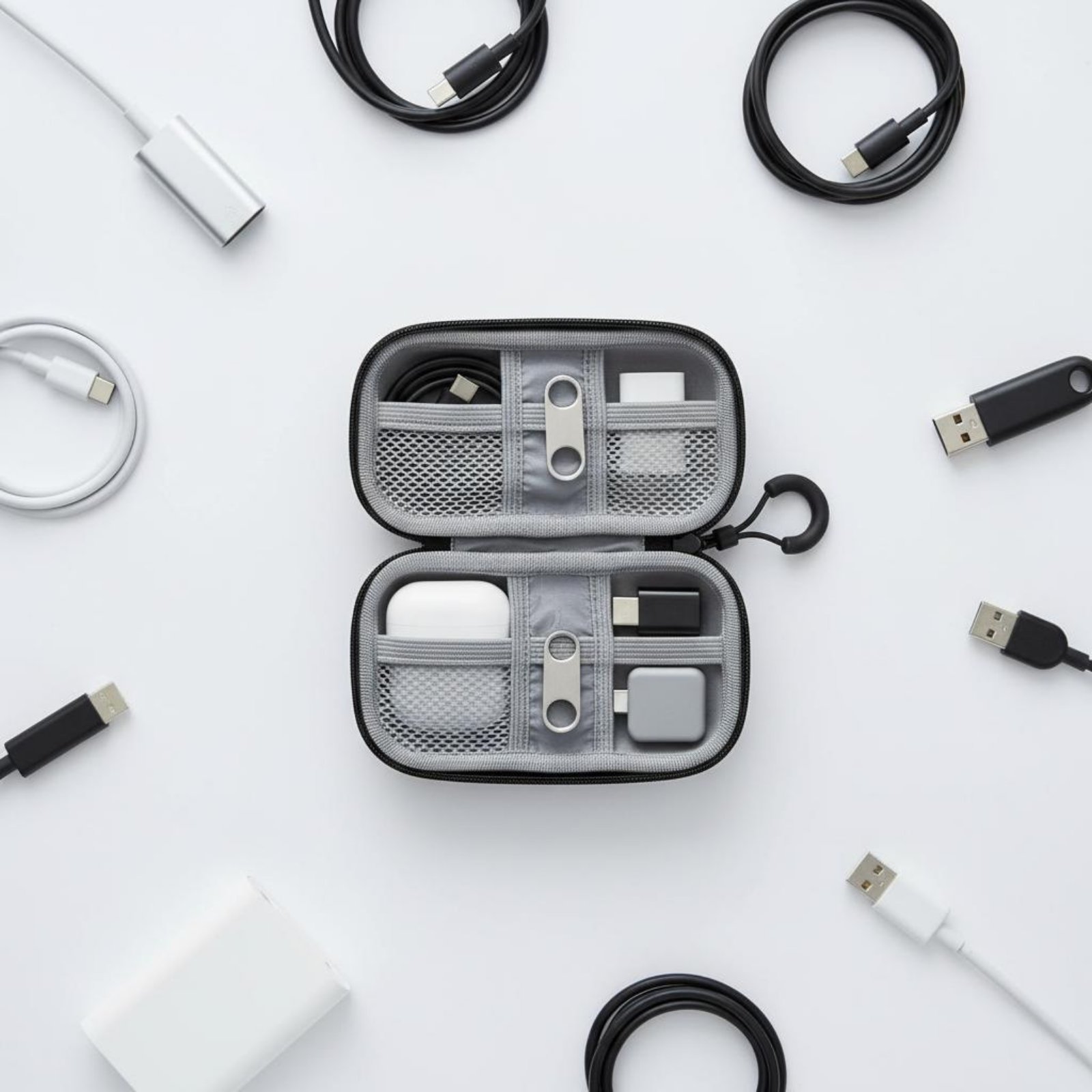 Estuche organizador de cables  - Electronics And Gadgets G reseña y precio